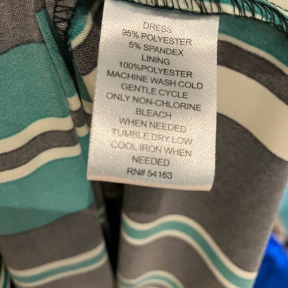 Striped Wrap dress - Picture 11 of 11